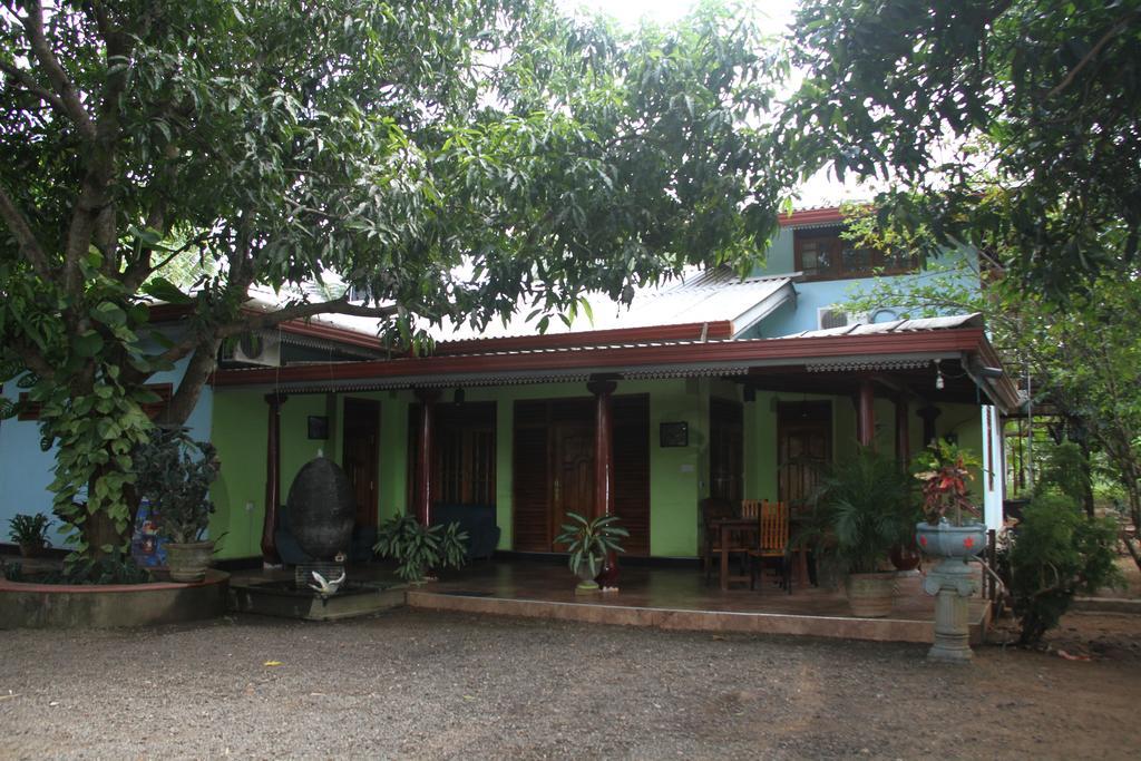 Llt Tourist Inn And Safari Jeep Wilpattu Nationalpark Exterior foto