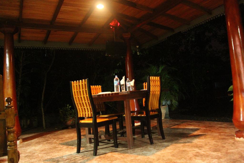 Llt Tourist Inn And Safari Jeep Wilpattu Nationalpark Exterior foto
